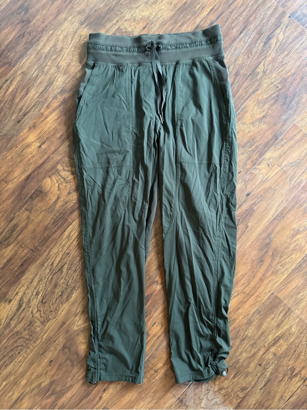 Lululemon Athletica Joggers Sz 4